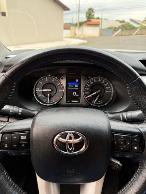 TOYOTA Hilux Caminhonete 2.8 16V SRX 4X4 TURBO DIESEL CABINE DUPLA AUTOM�TICO, Foto 11