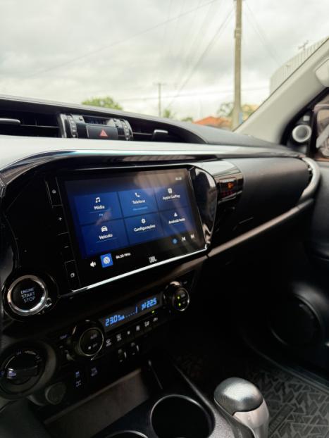 TOYOTA Hilux Caminhonete 2.8 16V SRX 4X4 TURBO DIESEL CABINE DUPLA AUTOM�TICO, Foto 12