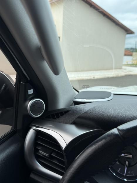 TOYOTA Hilux Caminhonete 2.8 16V SRX 4X4 TURBO DIESEL CABINE DUPLA AUTOM�TICO, Foto 13