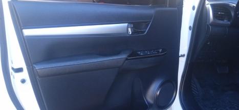 TOYOTA Hilux Caminhonete 2.8 16V SRX 4X4 TURBO DIESEL CABINE DUPLA AUTOM�TICO, Foto 12