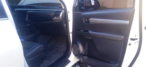 TOYOTA Hilux Caminhonete 2.8 16V SRX 4X4 TURBO DIESEL CABINE DUPLA AUTOM�TICO, Foto 17