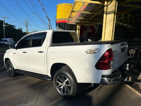 TOYOTA Hilux Caminhonete 2.8 16V SRX 4X4 DIESEL CABINE DUPLA AUTOM�TICO, Foto 3
