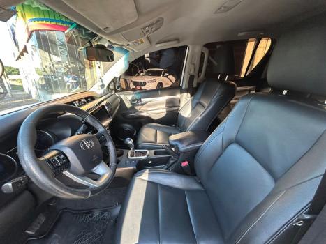 TOYOTA Hilux Caminhonete 2.8 16V SRX 4X4 DIESEL CABINE DUPLA AUTOM�TICO, Foto 6