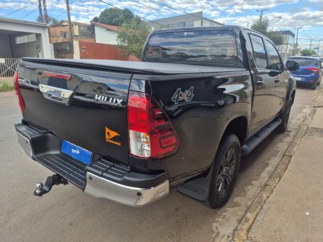 TOYOTA Hilux Caminhonete 2.8 16V 4P SR 4X4 DIESEL CABINE DUPLA AUTOM�TICO, Foto 4
