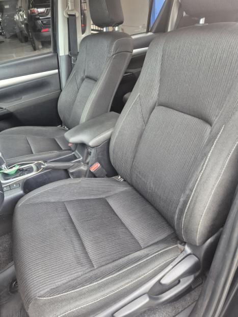 TOYOTA Hilux Caminhonete 2.8 16V 4P SR 4X4 DIESEL CABINE DUPLA AUTOM�TICO, Foto 10