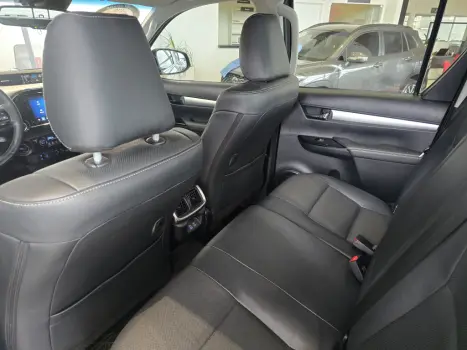 TOYOTA Hilux Caminhonete 2.8 16V SRX 4X4 DIESEL CABINE DUPLA AUTOM�TICO, Foto 7