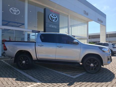 TOYOTA Hilux Caminhonete 2.7 16V 4P SRV FLEX CABINE DUPLA AUTOM�TICO, Foto 4