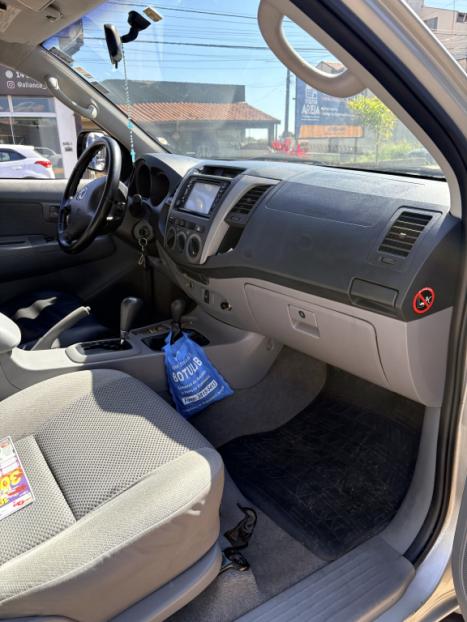 TOYOTA Hilux Caminhonete 3.0 4P 4X4 SRV TURBO DIESEL CABINE DUPLA AUTOM�TICO, Foto 6