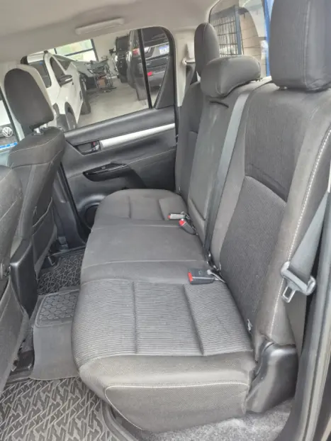 TOYOTA Hilux Caminhonete 2.8 16V 4P SR 4X4 DIESEL CABINE DUPLA AUTOM�TICO, Foto 10