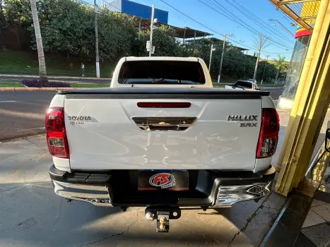 TOYOTA Hilux Caminhonete 2.8 16V SRX 4X4 DIESEL CABINE DUPLA AUTOM�TICO, Foto 4