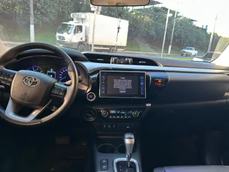 TOYOTA Hilux Caminhonete 2.8 16V SRX 4X4 DIESEL CABINE DUPLA AUTOM�TICO, Foto 7