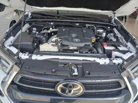 TOYOTA Hilux Caminhonete 2.8 16V SRX 4X4 DIESEL CABINE DUPLA AUTOM�TICO, Foto 10