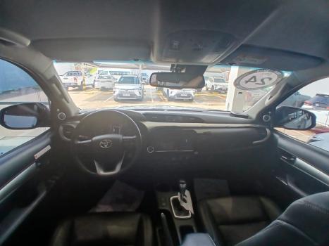TOYOTA Hilux Caminhonete 2.8 16V SRX 4X4 DIESEL CABINE DUPLA AUTOM�TICO, Foto 14