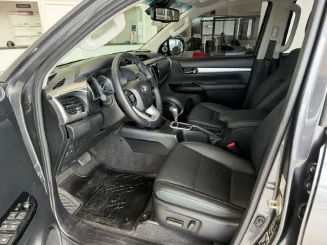 TOYOTA Hilux Caminhonete 2.8 16V SRX PLUS 4X4 TURBO DIESEL CABINE DUPLA AUTOM�TICO, Foto 7
