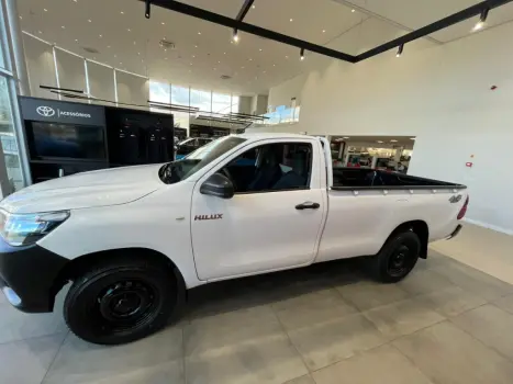 TOYOTA Hilux Caminhonete 2.8 4X4 DIESEL CABINE SIMPLES, Foto 8