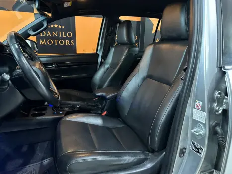 TOYOTA Hilux Caminhonete 2.8 16V 4P SRX DIESEL CABINE DUPLA, Foto 12