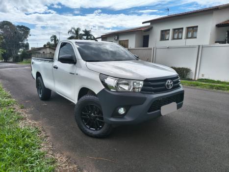 TOYOTA Hilux Caminhonete 2.8 4X4 DIESEL CABINE SIMPLES, Foto 4