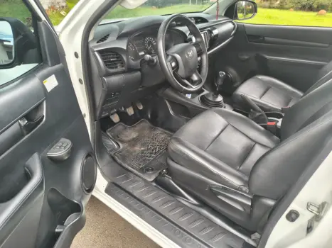 TOYOTA Hilux Caminhonete 2.8 4X4 DIESEL CABINE SIMPLES, Foto 10