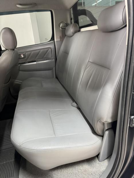 TOYOTA Hilux Caminhonete 3.0 4P 4X4 SRV TURBO DIESEL CABINE DUPLA AUTOM�TICO, Foto 12