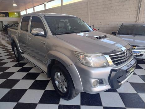 TOYOTA Hilux Caminhonete 3.0 4P 4X4 SRV TURBO DIESEL CABINE DUPLA AUTOM�TICO, Foto 3