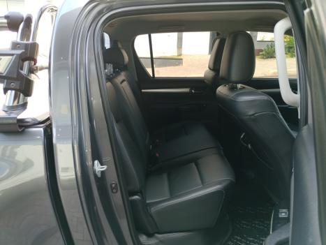 TOYOTA Hilux Caminhonete 2.8 16V SRX 4X4 DIESEL CABINE DUPLA AUTOM�TICO, Foto 16