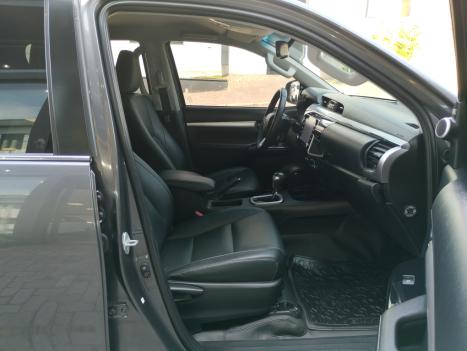 TOYOTA Hilux Caminhonete 2.8 16V SRX 4X4 DIESEL CABINE DUPLA AUTOM�TICO, Foto 18