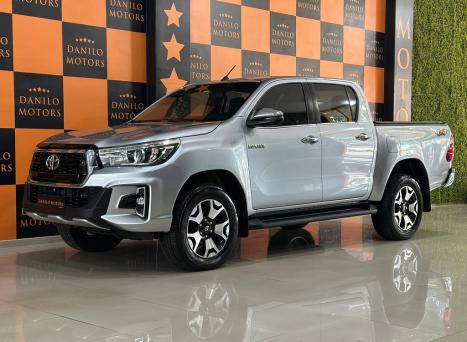 TOYOTA Hilux Caminhonete 2.8 16V SRX 50 ANOS 4X4 TURBO DIESEL CABINE DUPLA AUTOM�TICO, Foto 2