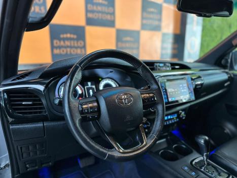 TOYOTA Hilux Caminhonete 2.8 16V SRX 50 ANOS 4X4 TURBO DIESEL CABINE DUPLA AUTOM�TICO, Foto 8