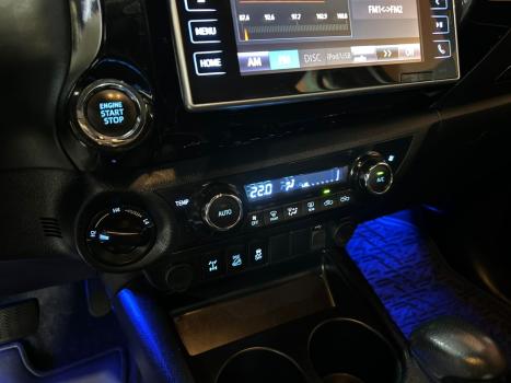 TOYOTA Hilux Caminhonete 2.8 16V SRX 50 ANOS 4X4 TURBO DIESEL CABINE DUPLA AUTOM�TICO, Foto 11