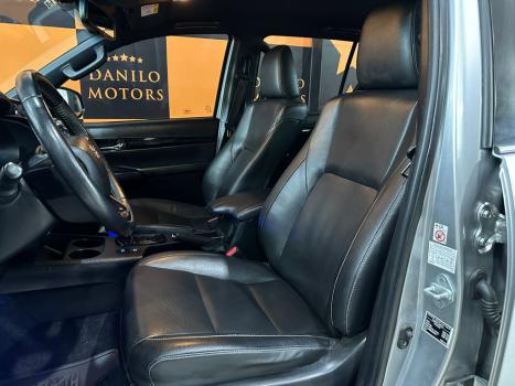 TOYOTA Hilux Caminhonete 2.8 16V SRX 50 ANOS 4X4 TURBO DIESEL CABINE DUPLA AUTOM�TICO, Foto 12