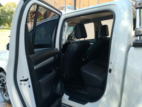 TOYOTA Hilux Caminhonete 2.8 16V SRX 4X4 DIESEL CABINE DUPLA AUTOM�TICO, Foto 10