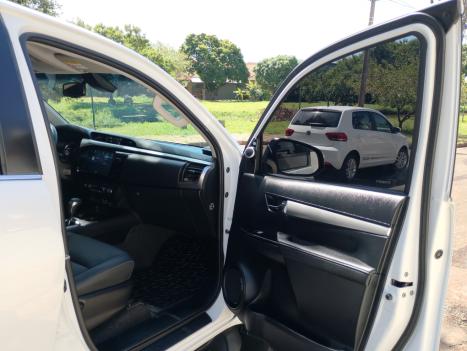 TOYOTA Hilux Caminhonete 2.8 16V SRX 4X4 DIESEL CABINE DUPLA AUTOM�TICO, Foto 18