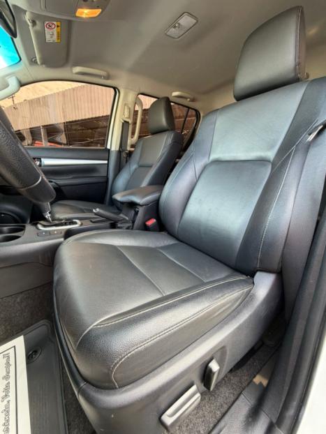 TOYOTA Hilux Caminhonete 2.8 16V SRV 4X4 DIESEL CABINE DUPLA AUTOM�TICO, Foto 10