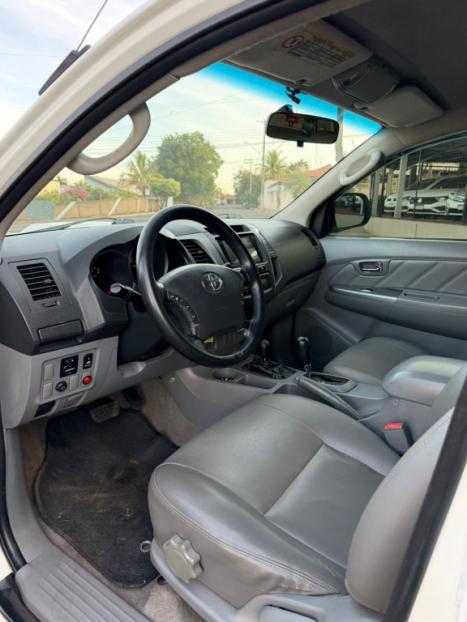 TOYOTA Hilux Caminhonete 3.0 4P 4X4 SRV TURBO DIESEL CABINE DUPLA, Foto 8