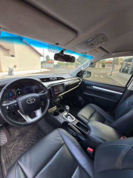 TOYOTA Hilux Caminhonete 2.7 16V 4P SRV FLEX CABINE DUPLA AUTOM�TICO, Foto 6
