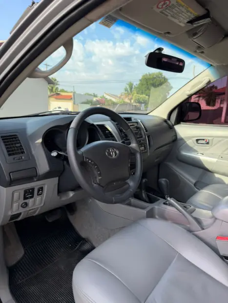TOYOTA Hilux Caminhonete 3.0 16V 4P 4X4 SRV TURBO DIESEL CABINE DUPLA AUTOM�TICO, Foto 8