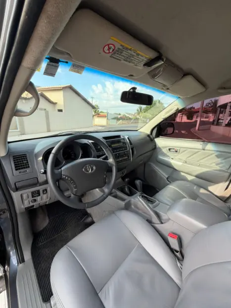 TOYOTA Hilux Caminhonete 3.0 16V 4P 4X4 SRV TURBO DIESEL CABINE DUPLA AUTOM�TICO, Foto 9