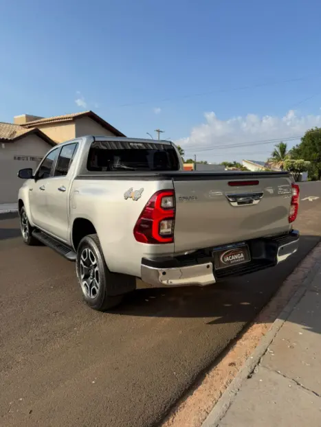TOYOTA Hilux Caminhonete 2.8 16V SRX 4X4 TURBO DIESEL CABINE DUPLA AUTOM�TICO, Foto 3