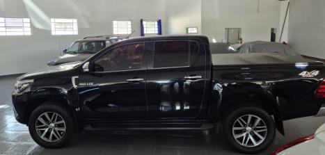 TOYOTA Hilux Caminhonete 2.8 16V SRX 4X4 TURBO DIESEL CABINE DUPLA AUTOM�TICO, Foto 8