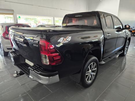 TOYOTA Hilux Caminhonete 2.8 16V SRX 4X4 TURBO DIESEL CABINE DUPLA AUTOM�TICO, Foto 3