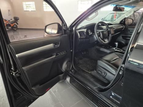TOYOTA Hilux Caminhonete 2.8 16V SRX 4X4 TURBO DIESEL CABINE DUPLA AUTOM�TICO, Foto 12