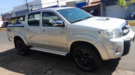 TOYOTA Hilux Caminhonete 3.0 16V 4P 4X4 SRV TURBO DIESEL CABINE DUPLA AUTOM�TICO, Foto 2