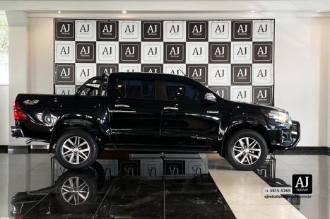 TOYOTA Hilux Caminhonete 2.8 16V SRV 4X4 DIESEL CABINE DUPLA AUTOM�TICO, Foto 4