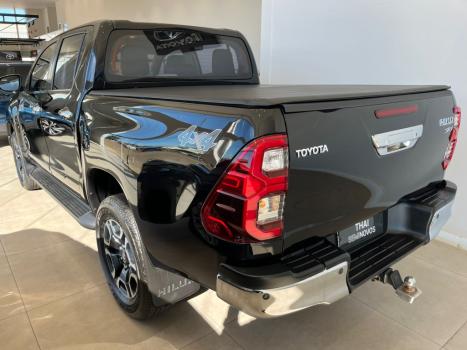 TOYOTA Hilux Caminhonete 2.8 16V SRX 4X4 DIESEL CABINE DUPLA AUTOM�TICO, Foto 4