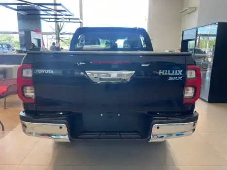 TOYOTA Hilux Caminhonete 2.8 16V SRX 4X4 DIESEL CABINE DUPLA AUTOM�TICO, Foto 5