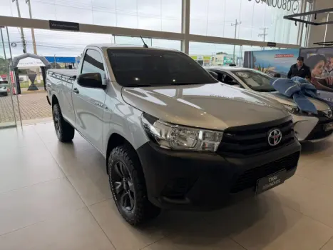 TOYOTA Hilux Caminhonete 2.8 4X4 DIESEL CABINE SIMPLES, Foto 1