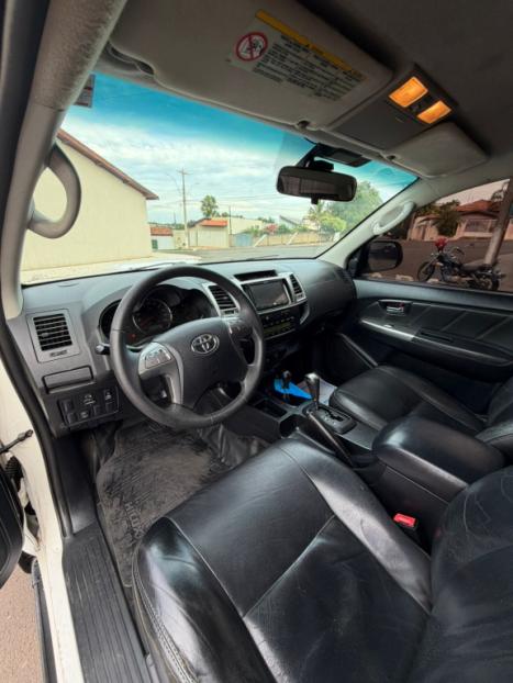 TOYOTA Hilux Caminhonete 3.0 16V 4P 4X4 SRV TURBO DIESEL CABINE DUPLA AUTOM�TICO, Foto 9