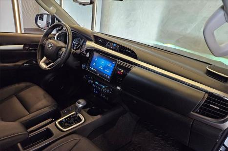 TOYOTA Hilux Caminhonete 2.8 16V SRX 4X4 DIESEL CABINE DUPLA AUTOM�TICO, Foto 13
