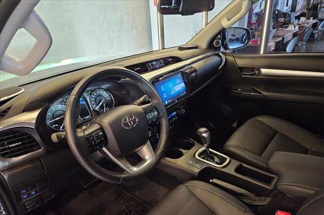 TOYOTA Hilux Caminhonete 2.8 16V SRX 4X4 DIESEL CABINE DUPLA AUTOM�TICO, Foto 15