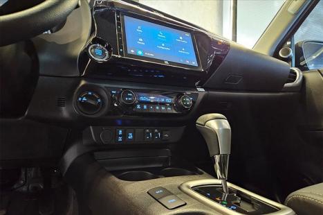 TOYOTA Hilux Caminhonete 2.8 16V SRX 4X4 DIESEL CABINE DUPLA AUTOM�TICO, Foto 16